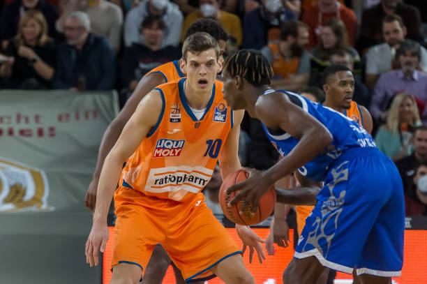 要在进攻端 要在进攻端