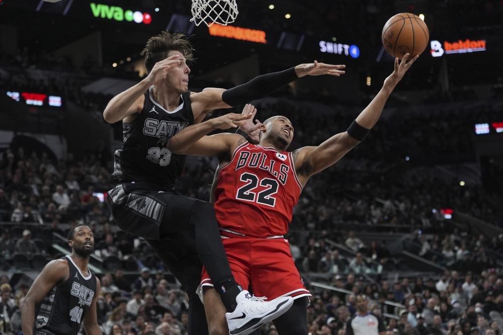 背后是克罗 背后是克罗