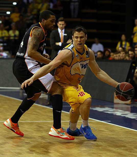 客场再战黑 客场再战黑